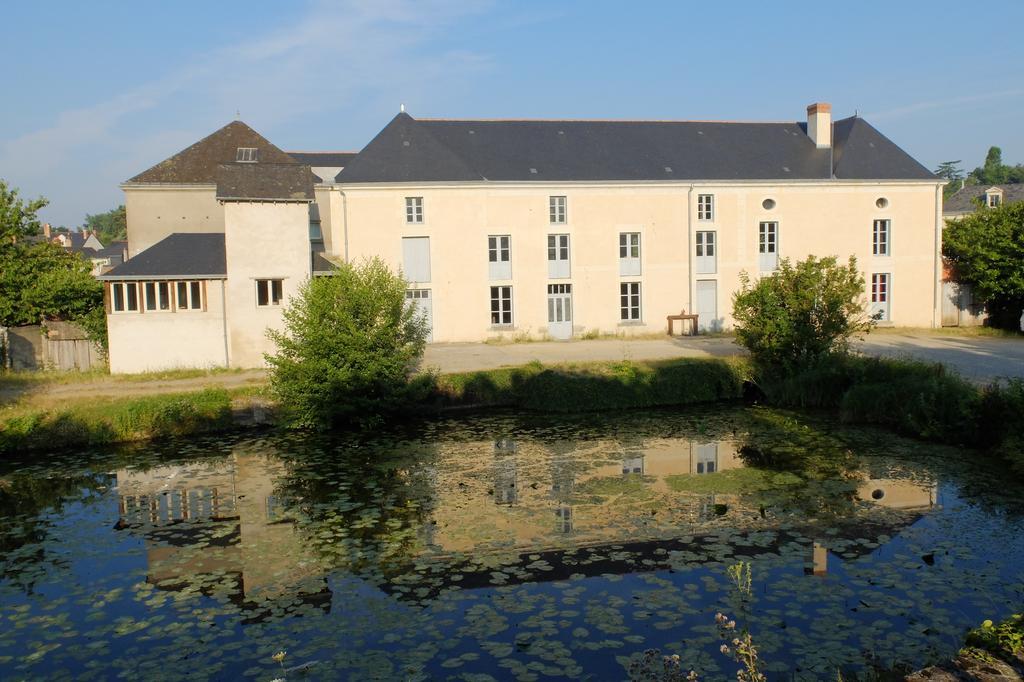 Gite Des Grands Moulins De Bauge Екстер'єр фото